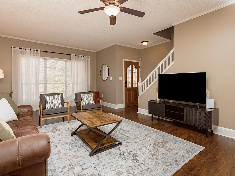 332 Hunt Rd — Photo 23