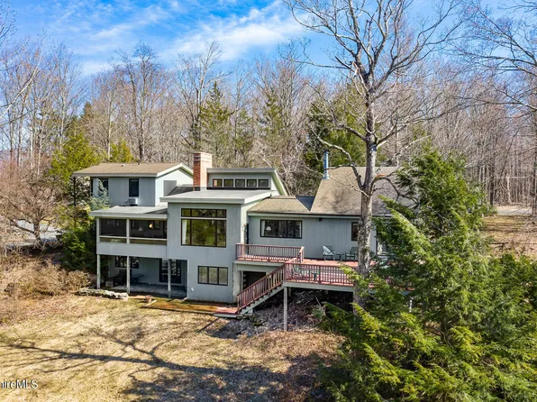 265 Stone Hill Rd, Williamstown, MA 01267