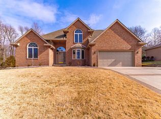 1314 Hunters Ridge Ct, Evansville, IN 47725