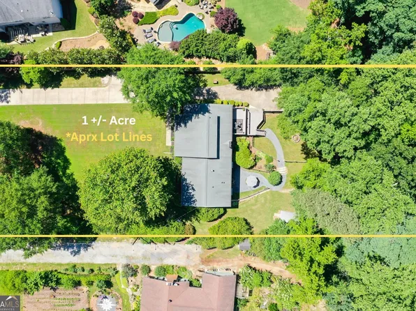 290 Dania Dr, Alpharetta, GA 30009