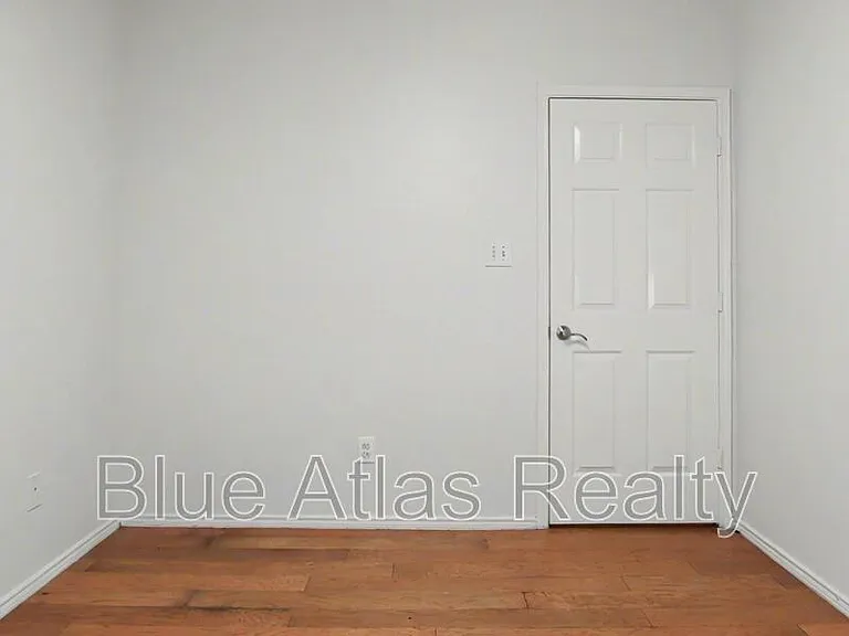 4905 Canberra Ln — Photo 15