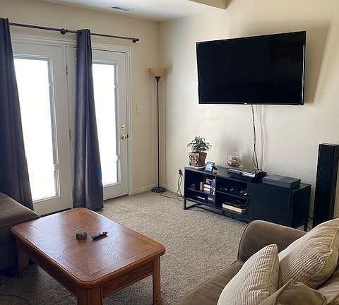 5th image of 2065 Bluegrass Cir