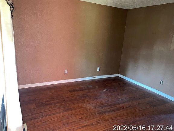 5th image of 2913 S Aspen Ct