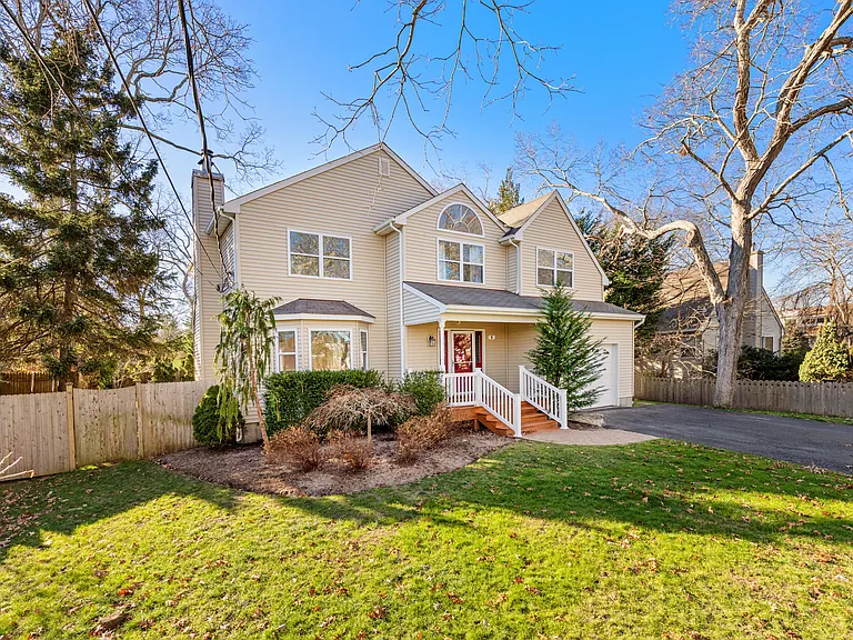 9 Tall Oak Ln — Photo 1