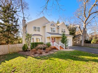 9 Tall Oak Ln, Remsenburg, NY 11960