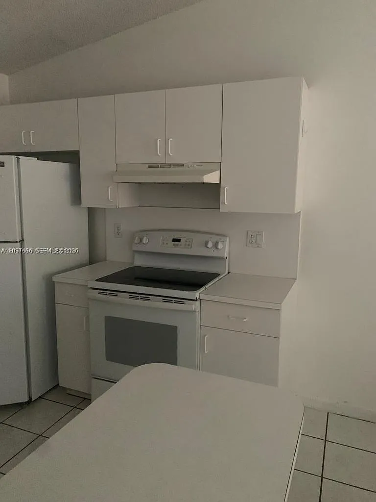 Doral Court Condo — Photo 2