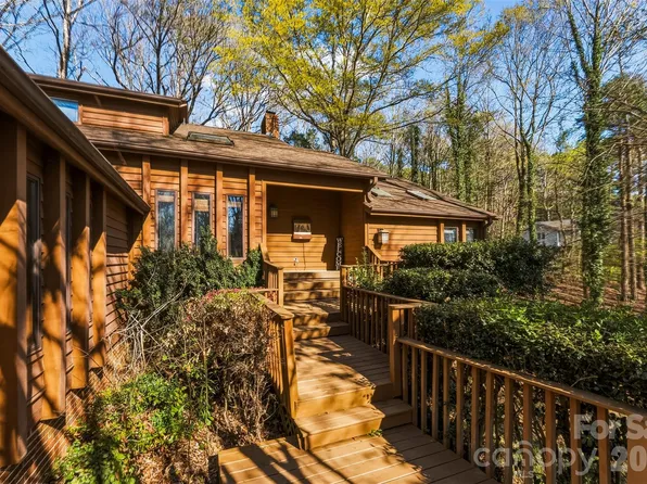 10 Thornwood Ct, Clover, SC 29710