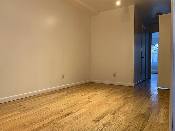 3rd image of 706 Dekalb Ave #1