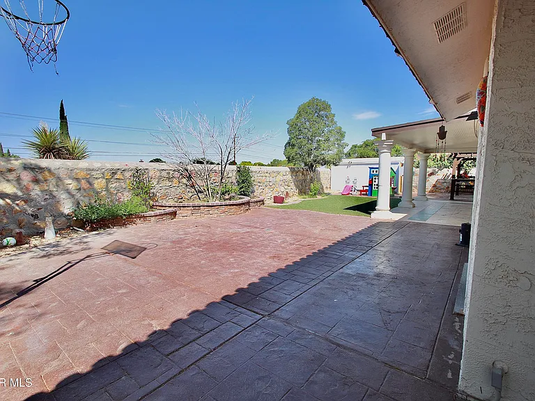 901 Tepic Dr #A — Photo 14