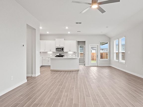 4th image of 3731 Canby Oak Blf