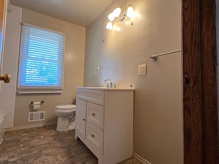 841 Lund Ave NE — Photo 10