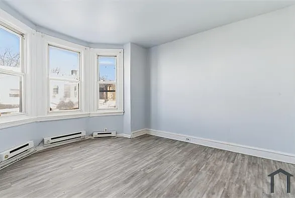 862 E Cornwall St — Photo 2