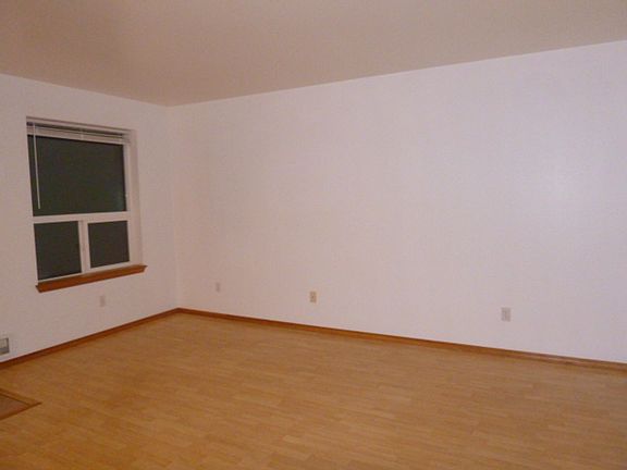 4th image of 1030 Mount Olympus Ave SE