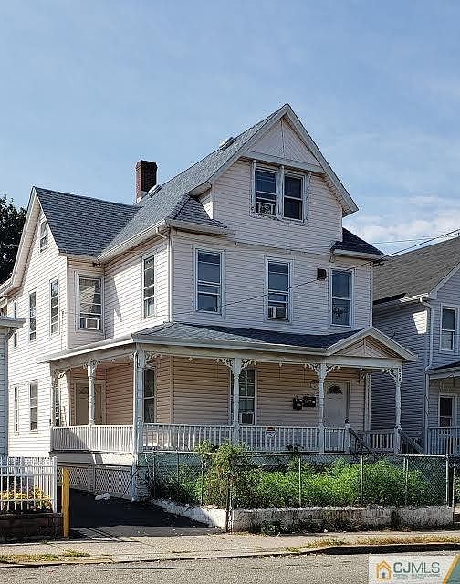 2nd image of 276 Handy St