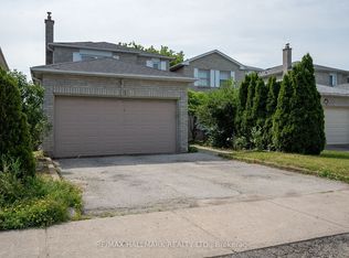 15 Bingham St, Richmond Hill, ON L4C 8Y6
