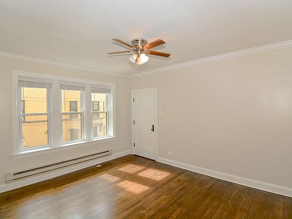 5th image of 3819.5 N Greenview Ave #E2