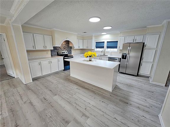 5th image of 7224 Whispering Meadows Dr E