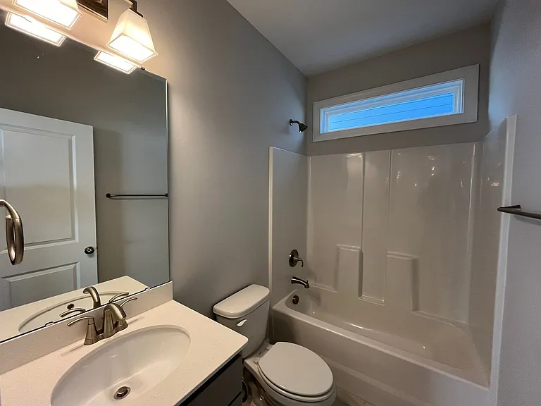 816 Challenger Ln — Photo 27