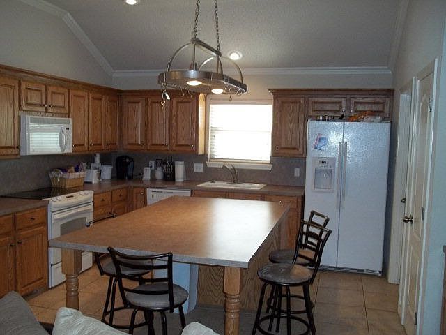 2nd image of 10506 Joliet Ave
