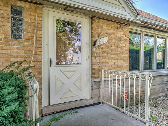 4th image of 2880 Craig Dr