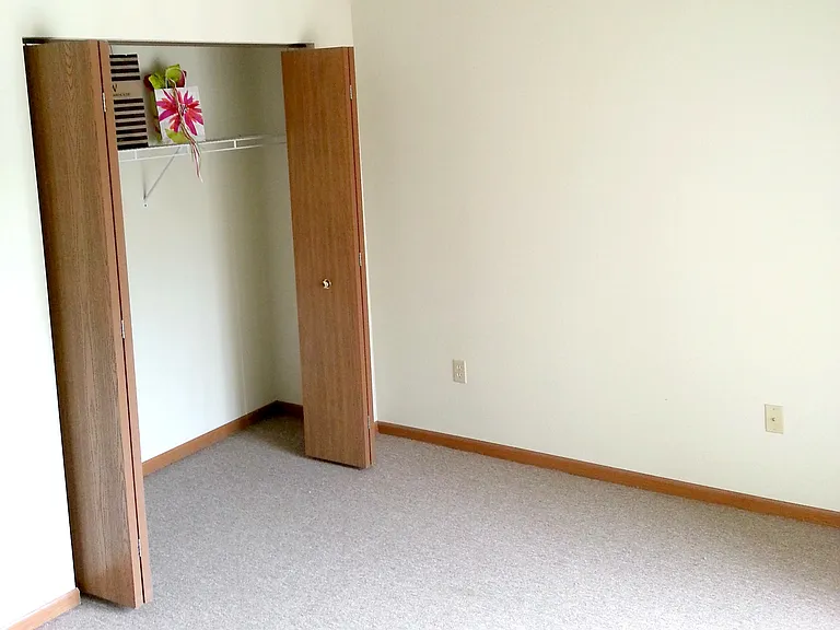 Meridian Stratford Place Senior 55+ Apartments — Photo 14