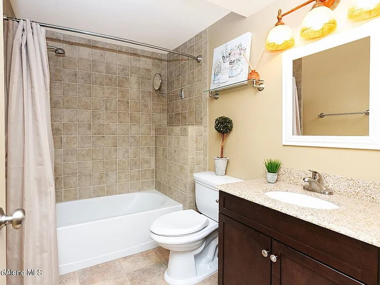 6113 N La Rochelle Dr — Photo 17