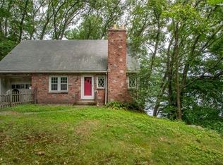 11 Bacon St, Wellesley, MA 02482