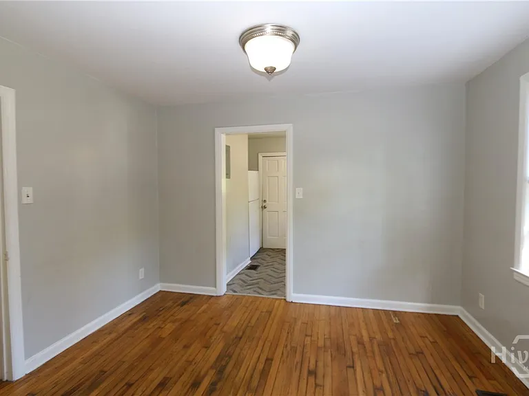 2309 Lorraine Dr — Photo 8