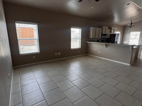 5th image of 1010 W McKay St