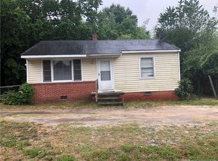 111 Scarborough St, Spring Lake, NC 28390