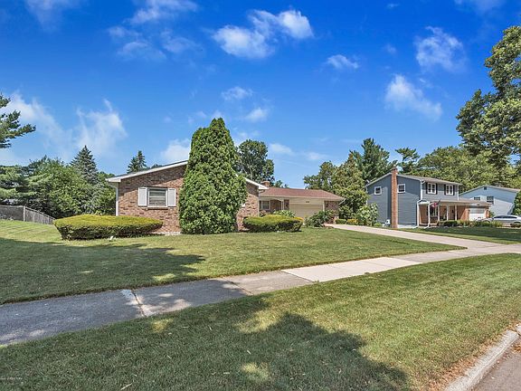 3rd image of 3434 Christine Dr