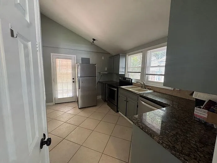 1112 Wellman Ave NE — Photo 10