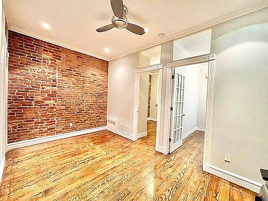 2nd image of 239 W 14th St #5