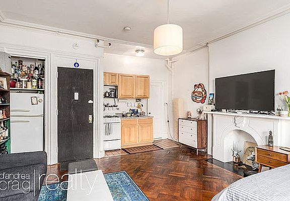 2nd image of 131 Amity St APT 6
