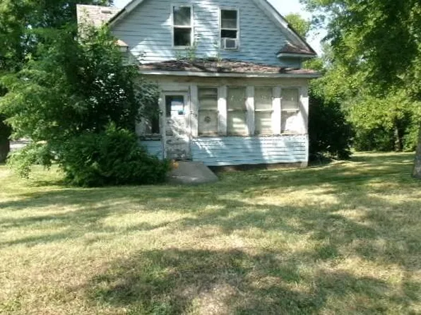 202 Elm Ave SE, Renville, MN 56284