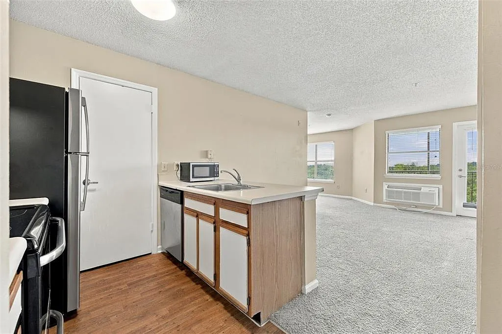 Studio, 1.0 bath, 500 sqft, $1,150 — Photo 3