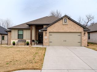 1636 Town Creek Cir, Weatherford, TX 76086