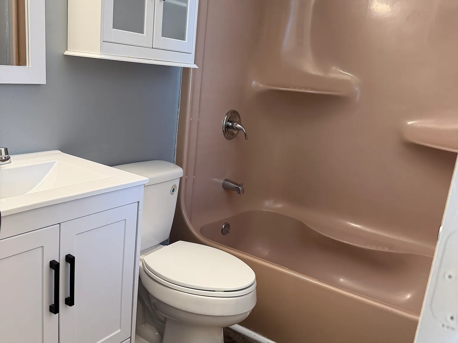 1 bed, 1.5 bath, 844 sqft, $1,225 — Photo 4