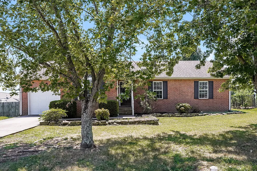 3 bed, 2.0 bath, 1378 sqft, $2,030 — Photo 1