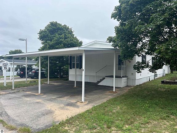 2nd image of 2328 Leisure Ln