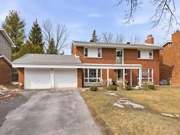 57 Kingsford Ct, Ottawa, ON K2K 1T8