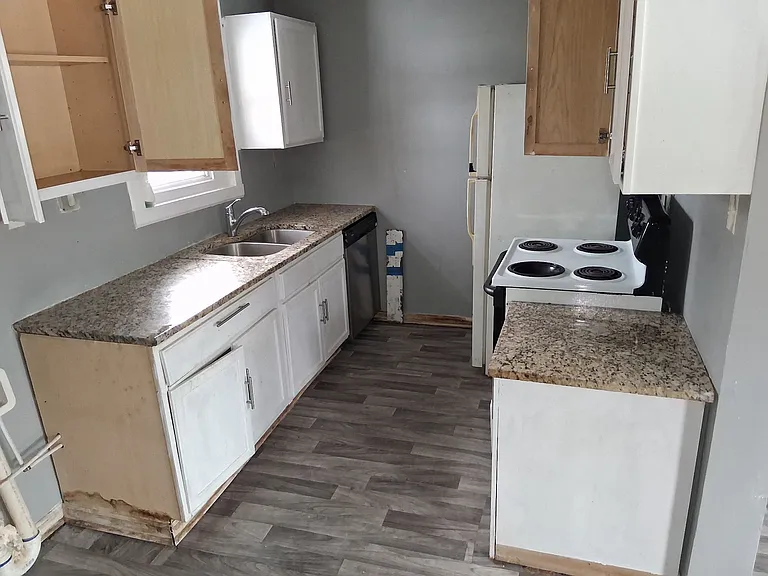 104 E Old Post Rd — Photo 11