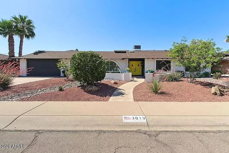 5 bed, 3.0 bath, 2586 sqft, $4,600 — Photo 3
