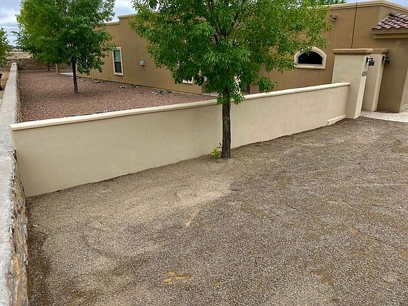 2nd image of 4226 Tres Ninos Dr #B