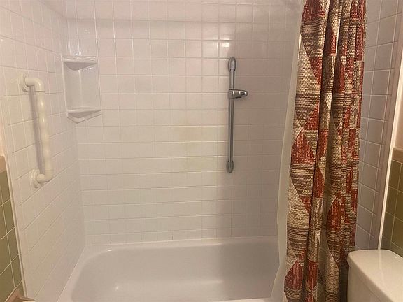 5th image of 1 Pembroke Dr Unit 12