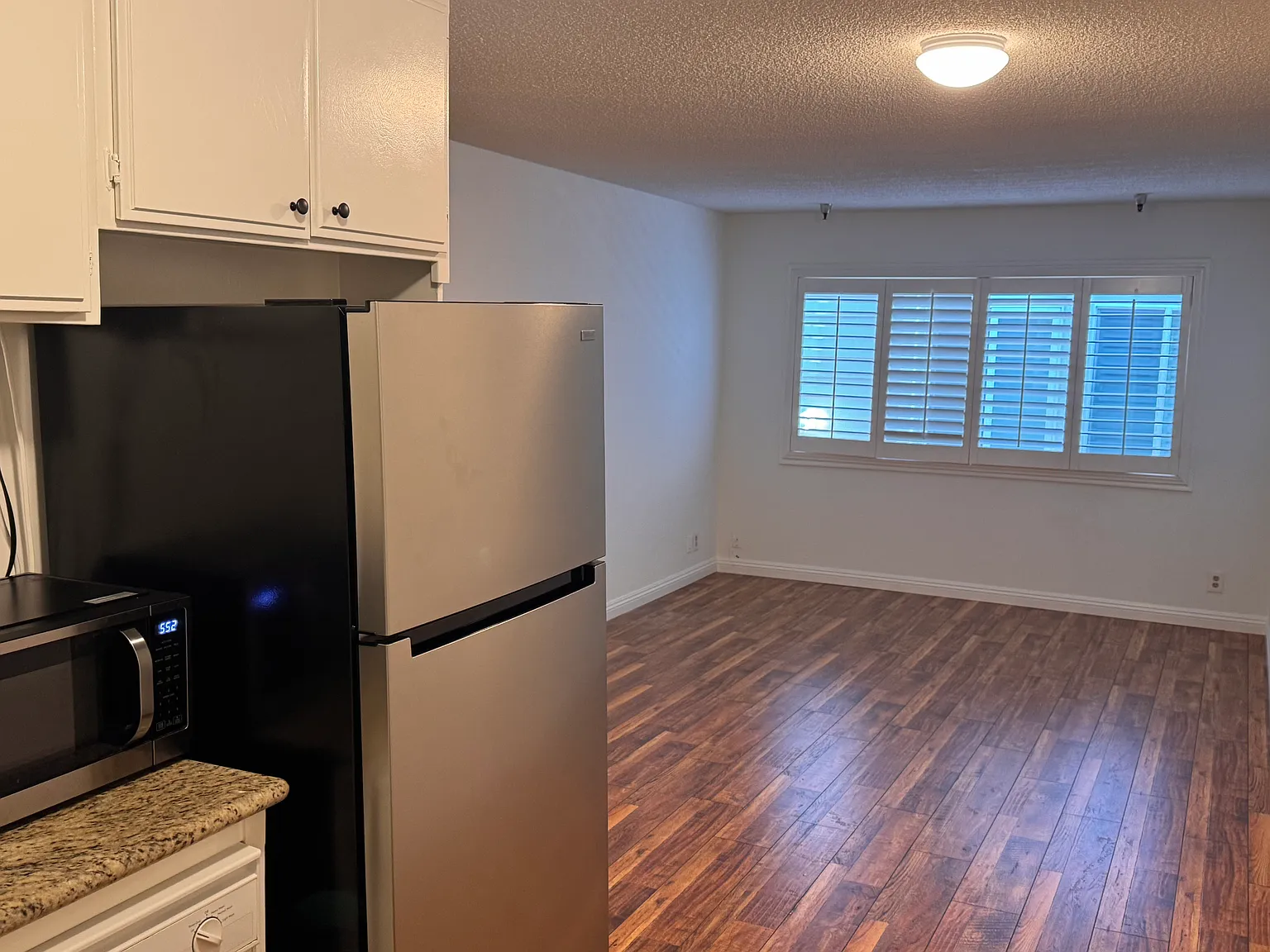 1 bed, 650 sqft, $2,045 — Photo 3