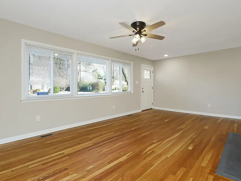 11 Sandpiper St — Photo 3