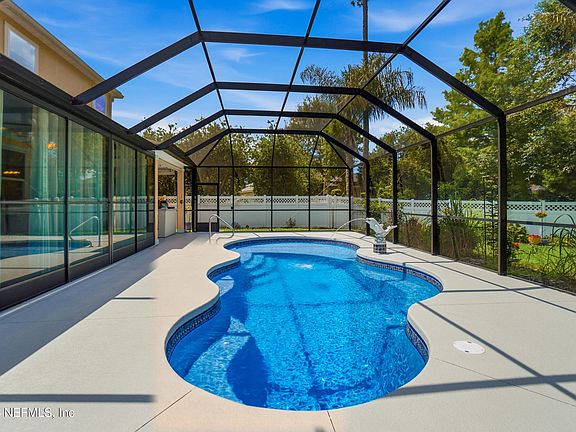 3rd image of 605 FORT WILLIAM Drive