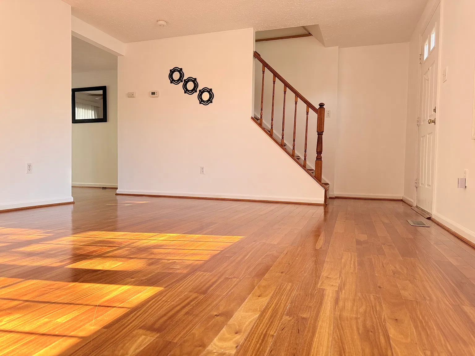3 bed, 1375 sqft, $2,800 — Photo 3