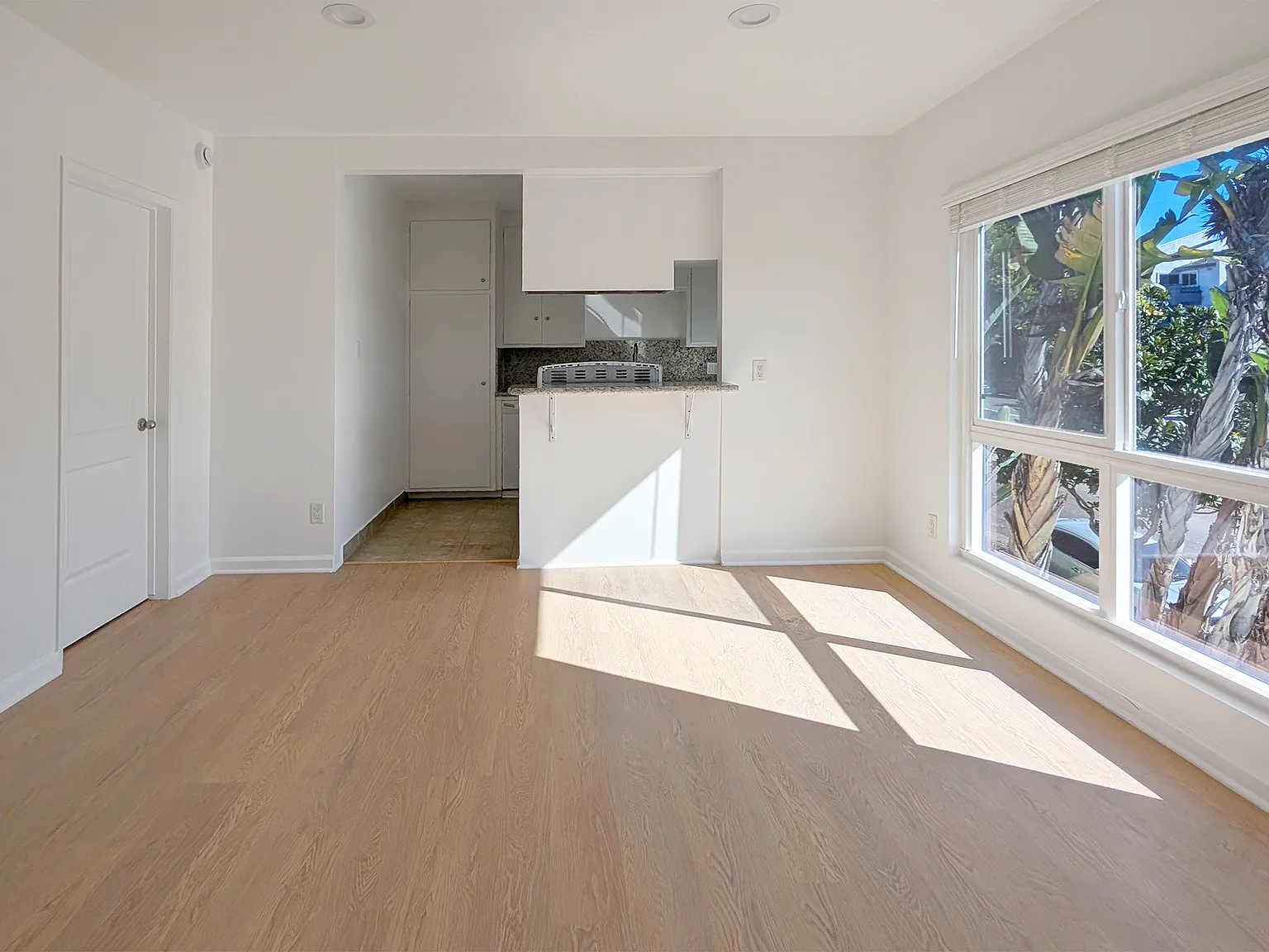 1 bed, 600 sqft, $2,400 — Photo 4